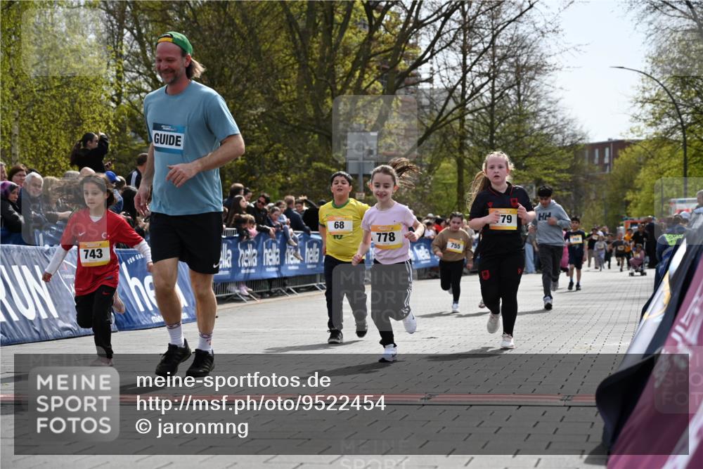 12.04.2026 - 45. Internationalen Wilhelmsburger Insellauf J. Mangold http://msf.ph/oto/9522454 12.04.2026 14:22:48 Ziel 1609, 780, 743, 778, 779, 68, 757, 755 meine-sportfotos.de