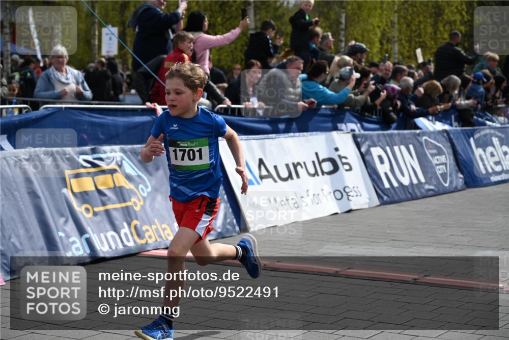 12.04.2026 - 45. Internationalen Wilhelmsburger Insellauf J. Mangold http://msf.ph/oto/9522491 12.04.2026 14:33:20 Ziel 1701 meine-sportfotos.de