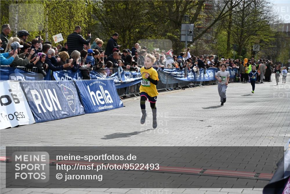 12.04.2026 - 45. Internationalen Wilhelmsburger Insellauf J. Mangold http://msf.ph/oto/9522493 12.04.2026 14:33:40 Ziel 610, 72 meine-sportfotos.de