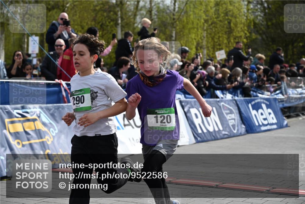12.04.2026 - 45. Internationalen Wilhelmsburger Insellauf J. Mangold http://msf.ph/oto/9522586 12.04.2026 14:34:03 Ziel 669, 290, 120, 1065, 89, 5 meine-sportfotos.de
