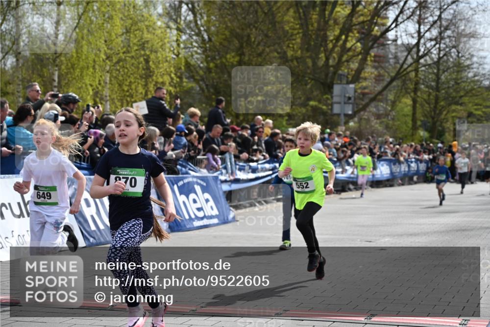 12.04.2026 - 45. Internationalen Wilhelmsburger Insellauf J. Mangold http://msf.ph/oto/9522605 12.04.2026 14:34:18 Ziel 294, 870, 39, 649, 552, 1014, 1731, 1722 meine-sportfotos.de