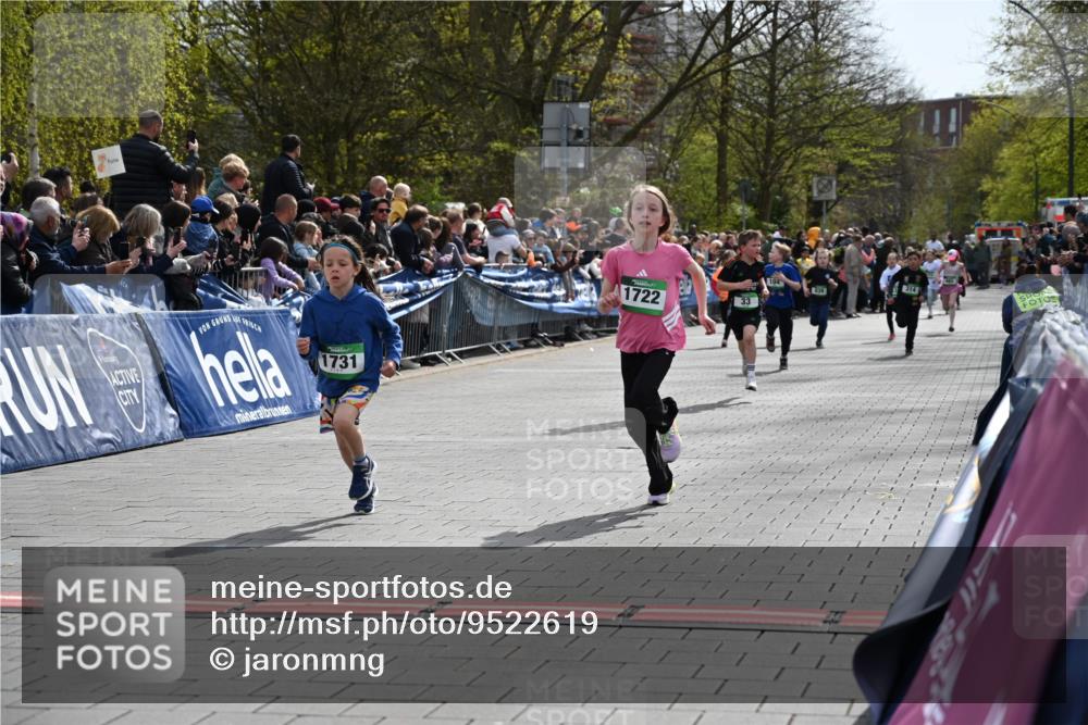 12.04.2026 - 45. Internationalen Wilhelmsburger Insellauf J. Mangold http://msf.ph/oto/9522619 12.04.2026 14:34:22 Ziel 552, 1014, 1731, 1722, 32, 33, 104 meine-sportfotos.de