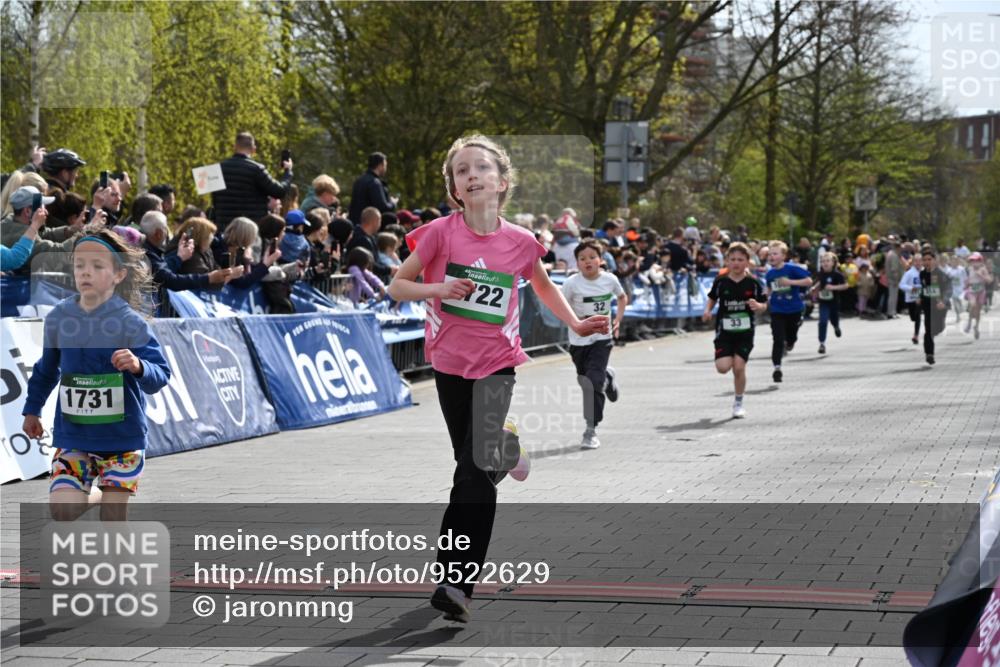 12.04.2026 - 45. Internationalen Wilhelmsburger Insellauf J. Mangold http://msf.ph/oto/9522629 12.04.2026 14:34:22 Ziel 552, 1014, 1731, 1722, 32, 33, 104 meine-sportfotos.de