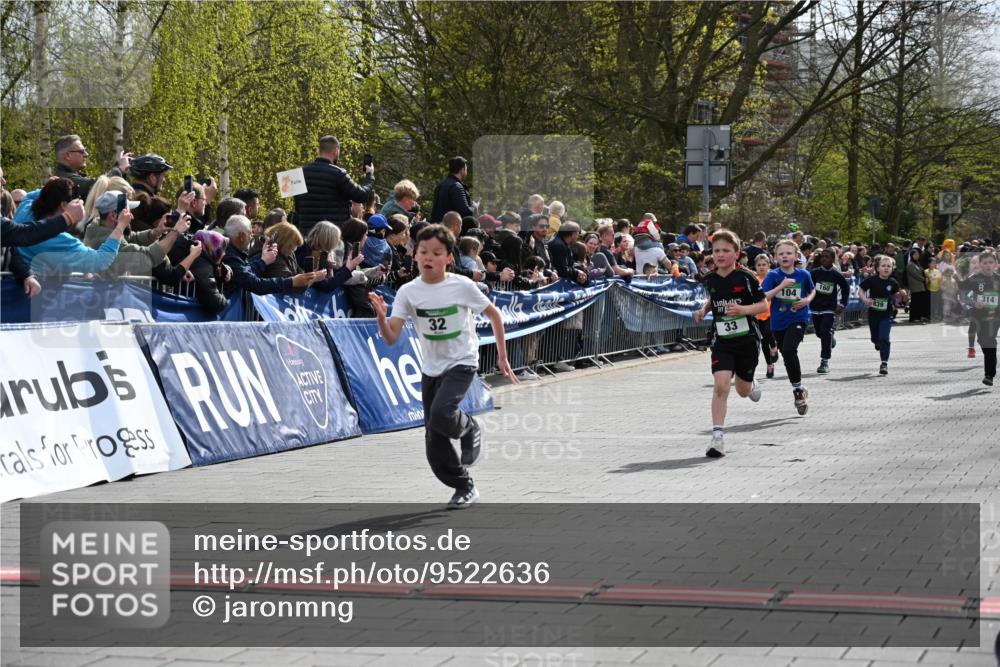 12.04.2026 - 45. Internationalen Wilhelmsburger Insellauf J. Mangold http://msf.ph/oto/9522636 12.04.2026 14:34:23 Ziel 1014, 1731, 1722, 32, 33, 104, 314, 1718 meine-sportfotos.de