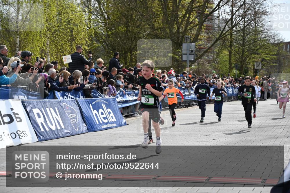 12.04.2026 - 45. Internationalen Wilhelmsburger Insellauf J. Mangold http://msf.ph/oto/9522644 12.04.2026 14:34:25 Ziel 1731, 1722, 32, 33, 104, 314, 1718, 160, 483, 839, 1713 meine-sportfotos.de