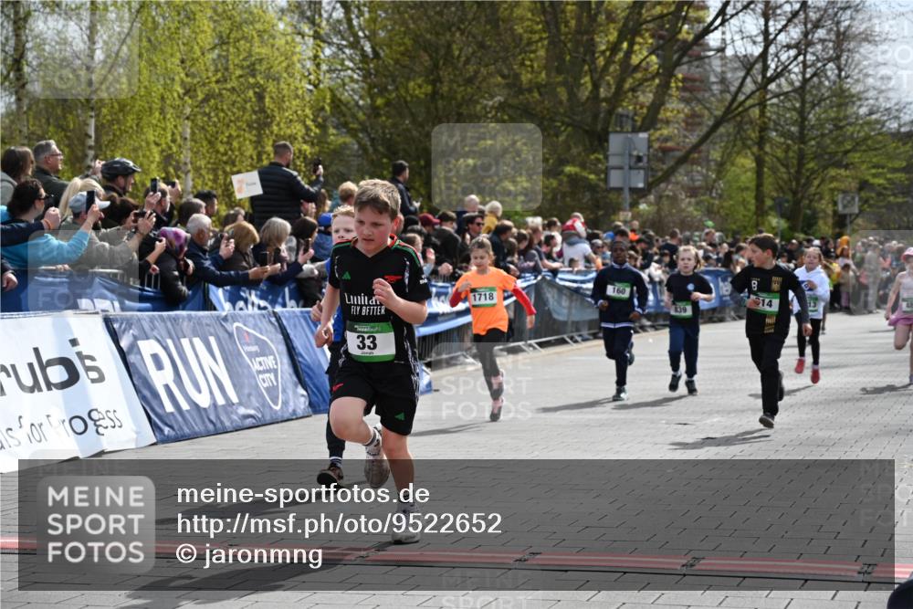 12.04.2026 - 45. Internationalen Wilhelmsburger Insellauf J. Mangold http://msf.ph/oto/9522652 12.04.2026 14:34:25 Ziel 1731, 1722, 32, 33, 104, 314, 1718, 160, 483, 839, 1713 meine-sportfotos.de