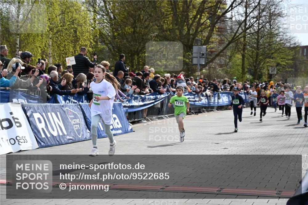 12.04.2026 - 45. Internationalen Wilhelmsburger Insellauf J. Mangold http://msf.ph/oto/9522685 12.04.2026 14:34:30 Ziel 104, 314, 1718, 160, 483, 839, 1713, 1723, 1730, 115, 1026, 1712 meine-sportfotos.de