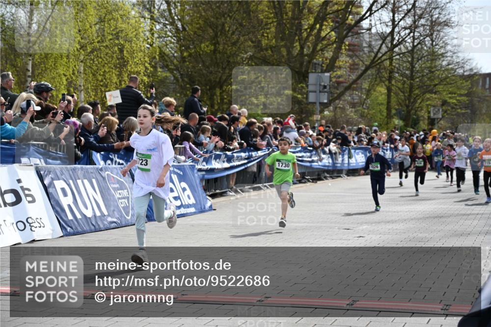 12.04.2026 - 45. Internationalen Wilhelmsburger Insellauf J. Mangold http://msf.ph/oto/9522686 12.04.2026 14:34:30 Ziel 104, 314, 1718, 160, 483, 839, 1713, 1723, 1730, 115, 1026, 1712 meine-sportfotos.de