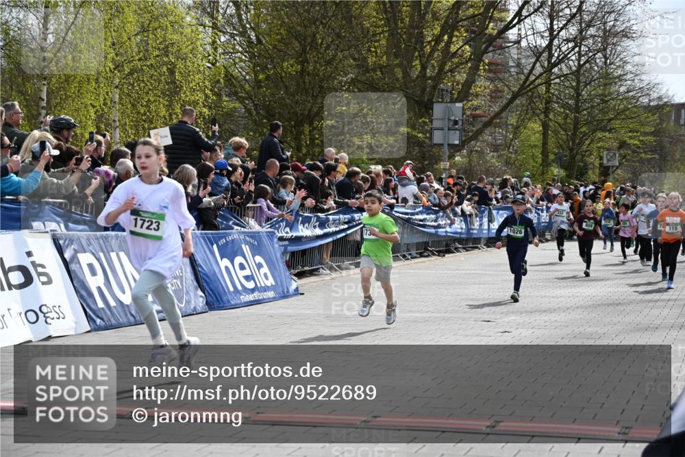 12.04.2026 - 45. Internationalen Wilhelmsburger Insellauf J. Mangold http://msf.ph/oto/9522689 12.04.2026 14:34:30 Ziel 104, 314, 1718, 160, 483, 839, 1713, 1723, 1730, 115, 1026, 1712 meine-sportfotos.de