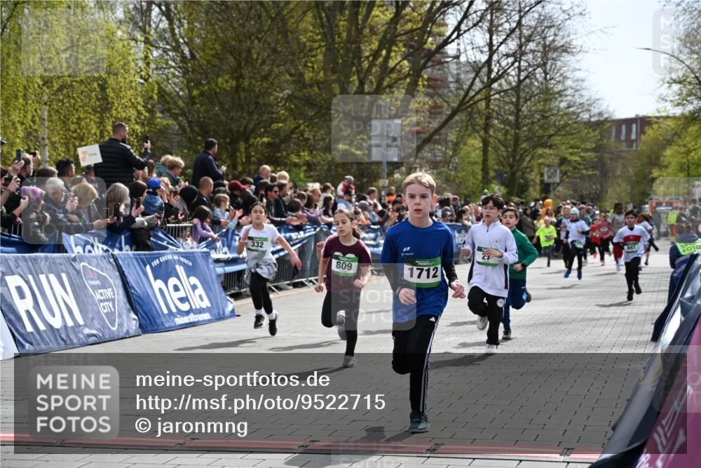 12.04.2026 - 45. Internationalen Wilhelmsburger Insellauf J. Mangold http://msf.ph/oto/9522715 12.04.2026 14:34:34 Ziel 1723, 1730, 115, 1026, 1712, 809, 27, 332, 305, 853, 28, 146, 841, 1076, 1711 meine-sportfotos.de