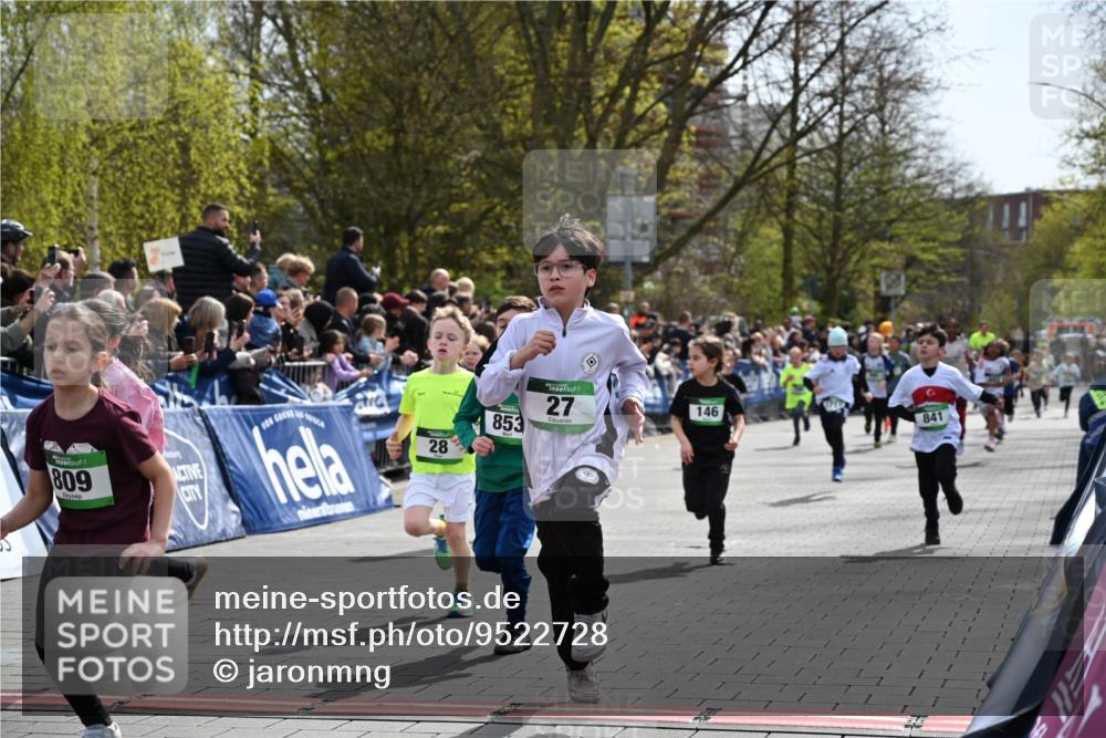 12.04.2026 - 45. Internationalen Wilhelmsburger Insellauf J. Mangold http://msf.ph/oto/9522728 12.04.2026 14:34:36 Ziel 115, 1026, 1712, 809, 27, 332, 305, 853, 28, 146, 841, 1076, 1711, 443 meine-sportfotos.de