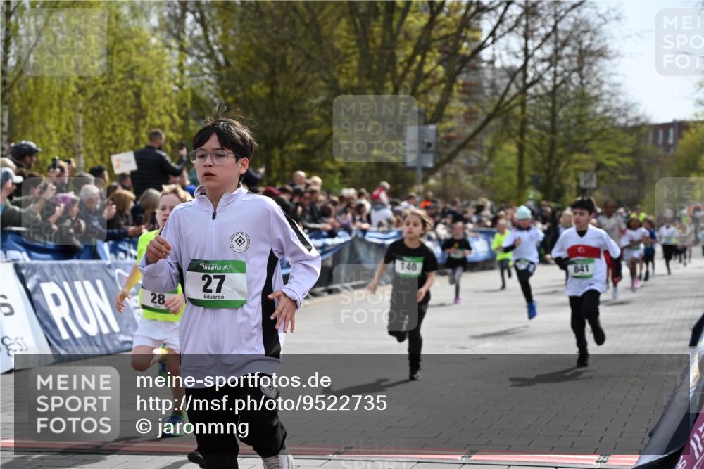12.04.2026 - 45. Internationalen Wilhelmsburger Insellauf J. Mangold http://msf.ph/oto/9522735 12.04.2026 14:34:36 Ziel 115, 1026, 1712, 809, 27, 332, 305, 853, 28, 146, 841, 1076, 1711, 443 meine-sportfotos.de