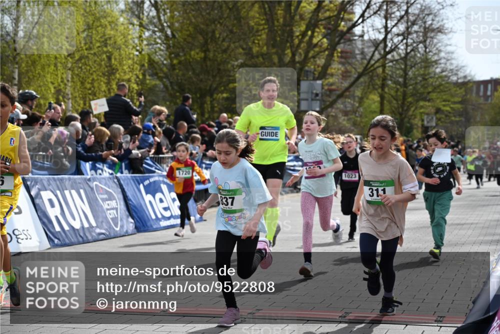 12.04.2026 - 45. Internationalen Wilhelmsburger Insellauf J. Mangold http://msf.ph/oto/9522808 12.04.2026 14:34:46 Ziel 436, 110, 524, 660, 843, 815, 423, 16, 837, 311, 589, 808, 1720, 538 meine-sportfotos.de