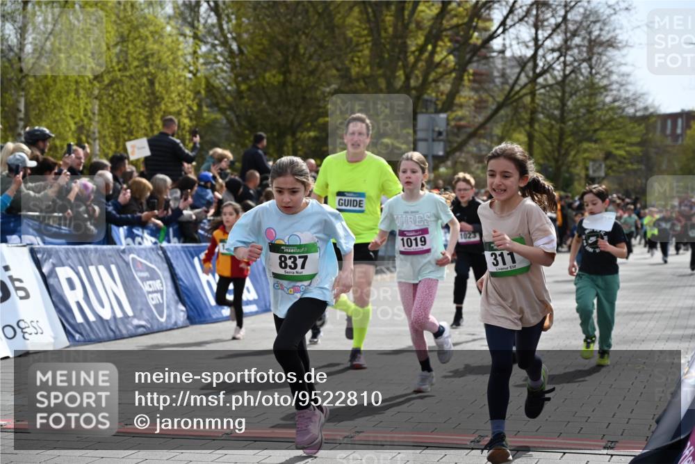 12.04.2026 - 45. Internationalen Wilhelmsburger Insellauf J. Mangold http://msf.ph/oto/9522810 12.04.2026 14:34:46 Ziel 436, 110, 524, 660, 843, 815, 423, 16, 837, 311, 589, 808, 1720, 538 meine-sportfotos.de