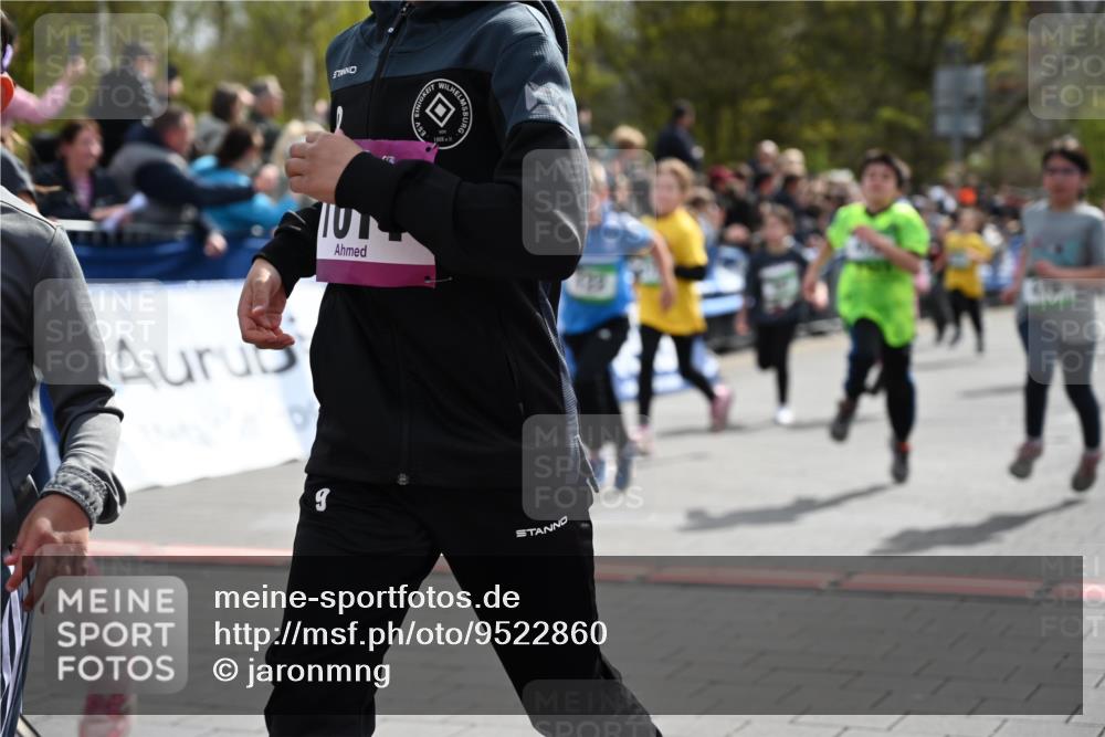 12.04.2026 - 45. Internationalen Wilhelmsburger Insellauf J. Mangold http://msf.ph/oto/9522860 12.04.2026 14:34:57 Ziel 519, 999, 622, 471, 356, 47, 1021, 485, 489, 1016, 122, 476, 472, 575, 287, 326, 464, 1706, 346, 1726, 556, 840 meine-sportfotos.de