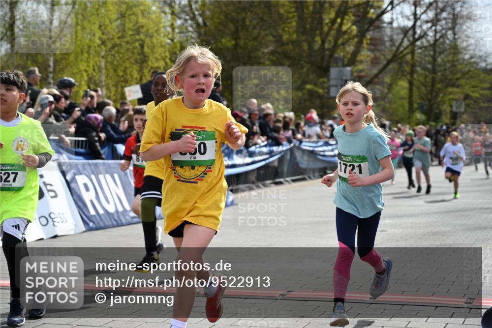 12.04.2026 - 45. Internationalen Wilhelmsburger Insellauf J. Mangold http://msf.ph/oto/9522913 12.04.2026 14:35:04 Ziel 464, 1706, 346, 1726, 556, 840, 864, 288, 1725, 550, 527, 1721, 616, 816, 677, 69, 470, 1750 meine-sportfotos.de