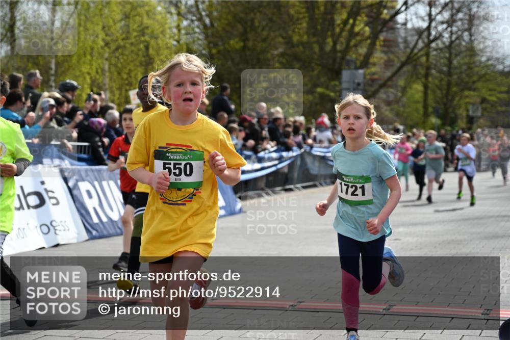 12.04.2026 - 45. Internationalen Wilhelmsburger Insellauf J. Mangold http://msf.ph/oto/9522914 12.04.2026 14:35:04 Ziel 464, 1706, 346, 1726, 556, 840, 864, 288, 1725, 550, 527, 1721, 616, 816, 677, 69, 470, 1750 meine-sportfotos.de