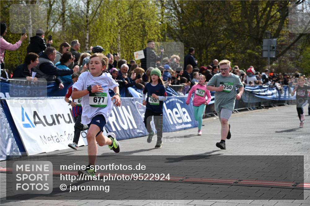 12.04.2026 - 45. Internationalen Wilhelmsburger Insellauf J. Mangold http://msf.ph/oto/9522924 12.04.2026 14:35:07 Ziel 550, 527, 1721, 616, 816, 677, 69, 470, 1750, 163, 166 meine-sportfotos.de