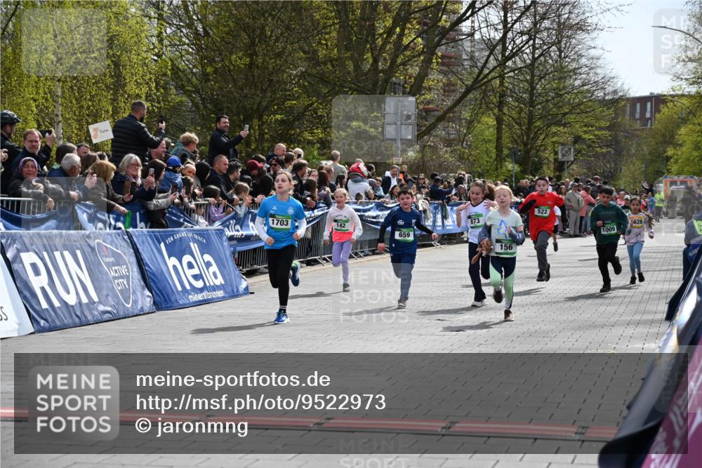12.04.2026 - 45. Internationalen Wilhelmsburger Insellauf J. Mangold http://msf.ph/oto/9522973 12.04.2026 14:35:17 Ziel 415, 1707, 846, 842, 1703, 156, 659, 873, 142, 522, 1009 meine-sportfotos.de