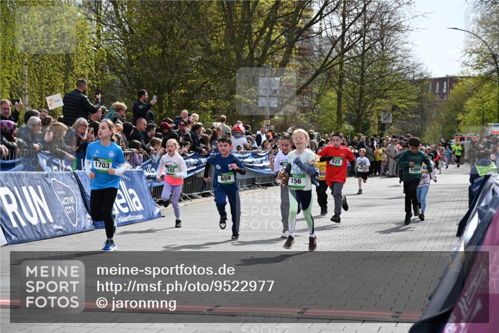 12.04.2026 - 45. Internationalen Wilhelmsburger Insellauf J. Mangold http://msf.ph/oto/9522977 12.04.2026 14:35:17 Ziel 415, 1707, 846, 842, 1703, 156, 659, 873, 142, 522, 1009 meine-sportfotos.de