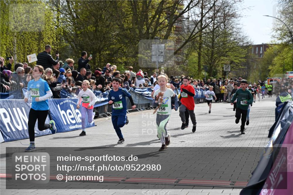 12.04.2026 - 45. Internationalen Wilhelmsburger Insellauf J. Mangold http://msf.ph/oto/9522980 12.04.2026 14:35:18 Ziel 415, 1707, 846, 842, 1703, 156, 659, 873, 142, 522, 1009, 419, 80 meine-sportfotos.de