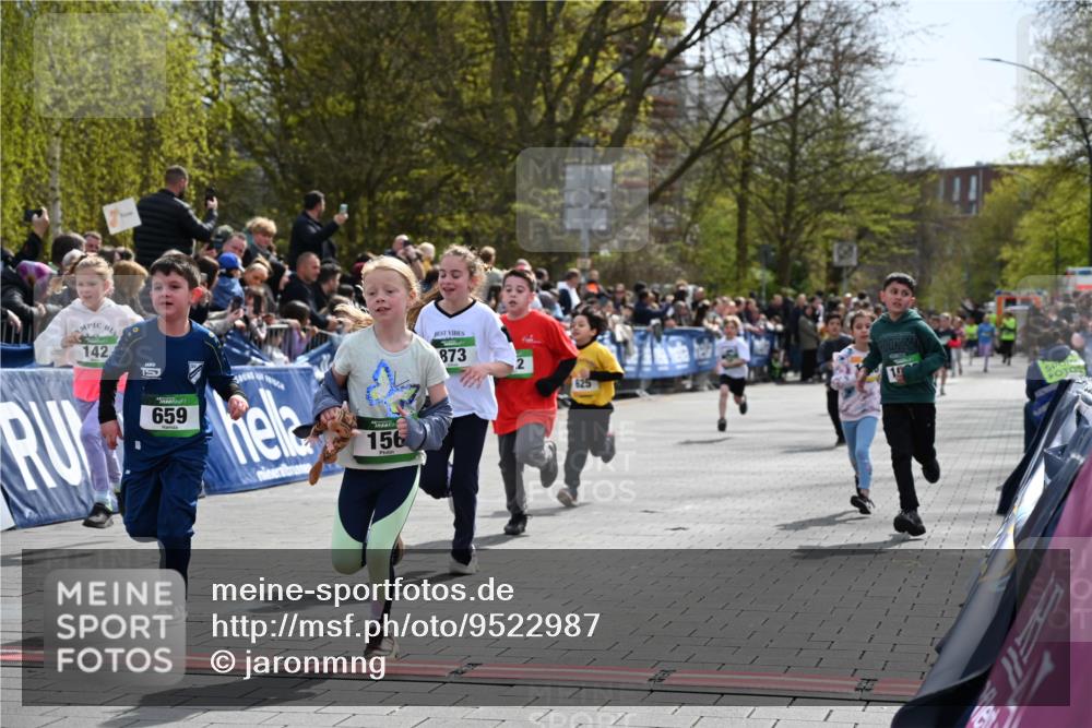 12.04.2026 - 45. Internationalen Wilhelmsburger Insellauf J. Mangold http://msf.ph/oto/9522987 12.04.2026 14:35:18 Ziel 415, 1707, 846, 842, 1703, 156, 659, 873, 142, 522, 1009, 419, 80 meine-sportfotos.de