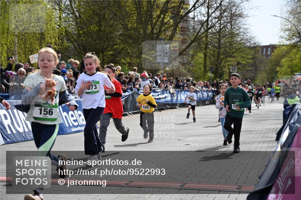 12.04.2026 - 45. Internationalen Wilhelmsburger Insellauf J. Mangold http://msf.ph/oto/9522993 12.04.2026 14:35:19 Ziel 846, 842, 1703, 156, 659, 873, 142, 522, 1009, 419, 80 meine-sportfotos.de