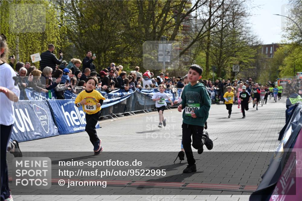 12.04.2026 - 45. Internationalen Wilhelmsburger Insellauf J. Mangold http://msf.ph/oto/9522995 12.04.2026 14:35:20 Ziel 1703, 156, 659, 873, 142, 522, 1009, 419, 80, 366, 574 meine-sportfotos.de