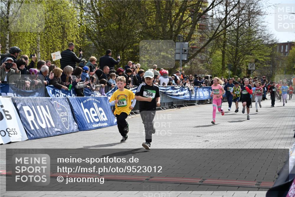 12.04.2026 - 45. Internationalen Wilhelmsburger Insellauf J. Mangold http://msf.ph/oto/9523012 12.04.2026 14:35:23 Ziel 873, 142, 522, 1009, 419, 80, 366, 574, 1017 meine-sportfotos.de