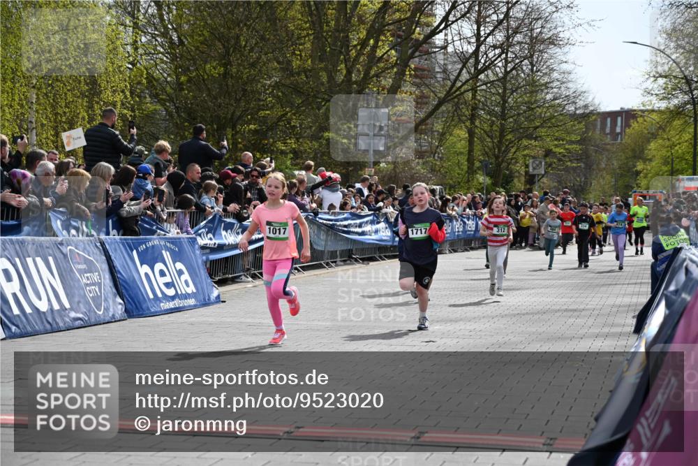 12.04.2026 - 45. Internationalen Wilhelmsburger Insellauf J. Mangold http://msf.ph/oto/9523020 12.04.2026 14:35:26 Ziel 419, 80, 366, 574, 1017, 1717, 312, 340, 848, 1728 meine-sportfotos.de