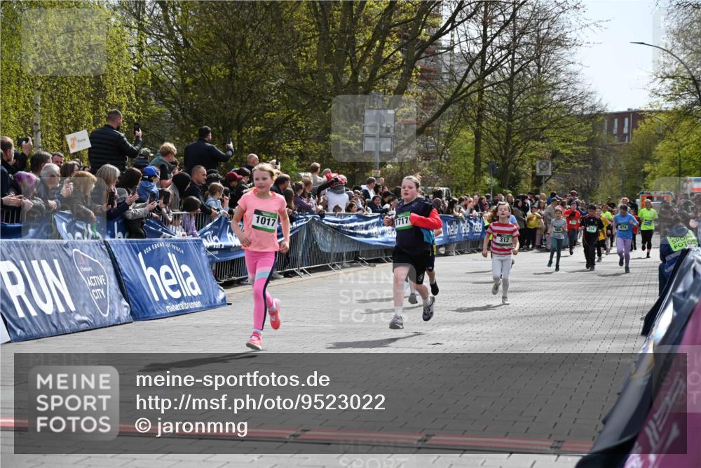 12.04.2026 - 45. Internationalen Wilhelmsburger Insellauf J. Mangold http://msf.ph/oto/9523022 12.04.2026 14:35:26 Ziel 419, 80, 366, 574, 1017, 1717, 312, 340, 848, 1728 meine-sportfotos.de