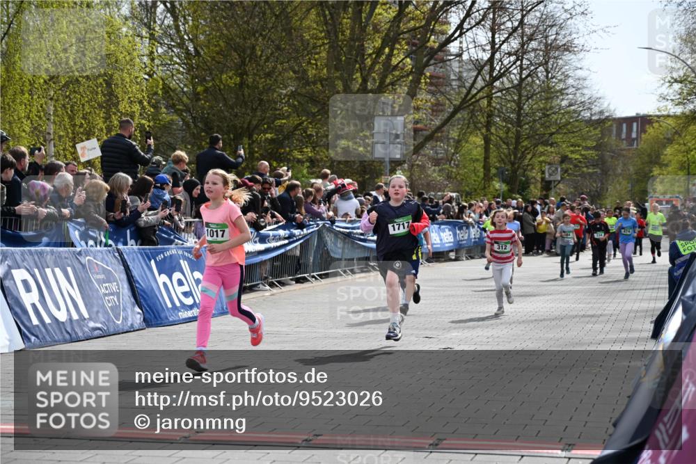 12.04.2026 - 45. Internationalen Wilhelmsburger Insellauf J. Mangold http://msf.ph/oto/9523026 12.04.2026 14:35:26 Ziel 419, 80, 366, 574, 1017, 1717, 312, 340, 848, 1728 meine-sportfotos.de
