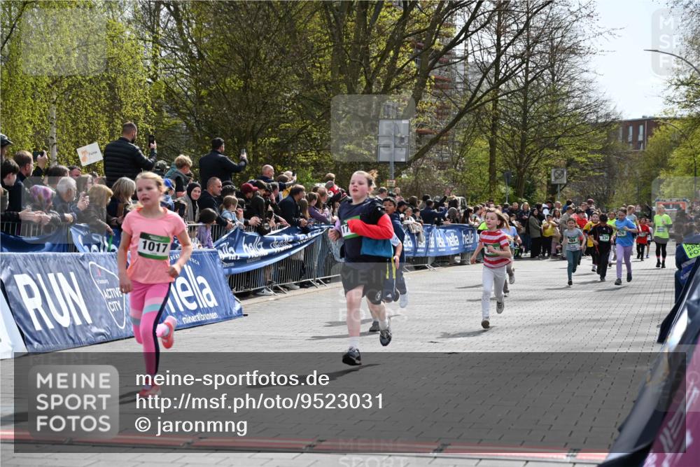 12.04.2026 - 45. Internationalen Wilhelmsburger Insellauf J. Mangold http://msf.ph/oto/9523031 12.04.2026 14:35:26 Ziel 419, 80, 366, 574, 1017, 1717, 312, 340, 848, 1728 meine-sportfotos.de