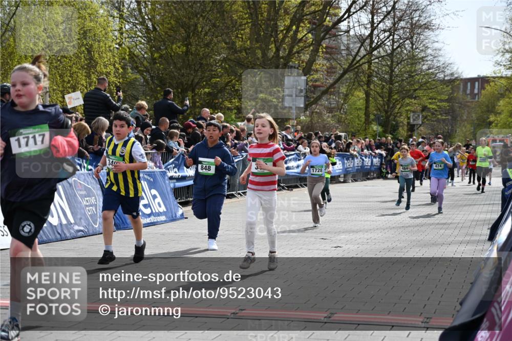 12.04.2026 - 45. Internationalen Wilhelmsburger Insellauf J. Mangold http://msf.ph/oto/9523043 12.04.2026 14:35:28 Ziel 366, 574, 1017, 1717, 312, 340, 848, 1728, 474, 484, 137, 582 meine-sportfotos.de