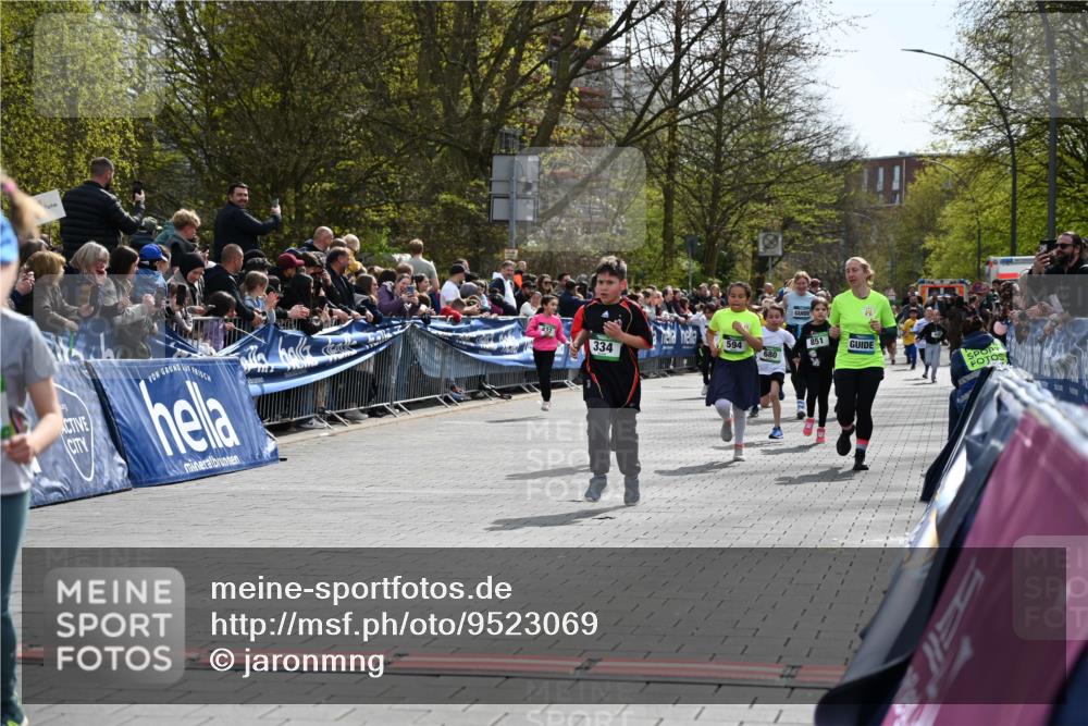 12.04.2026 - 45. Internationalen Wilhelmsburger Insellauf J. Mangold http://msf.ph/oto/9523069 12.04.2026 14:35:33 Ziel 312, 340, 848, 1728, 474, 484, 137, 582, 334, 514, 594, 680, 851 meine-sportfotos.de