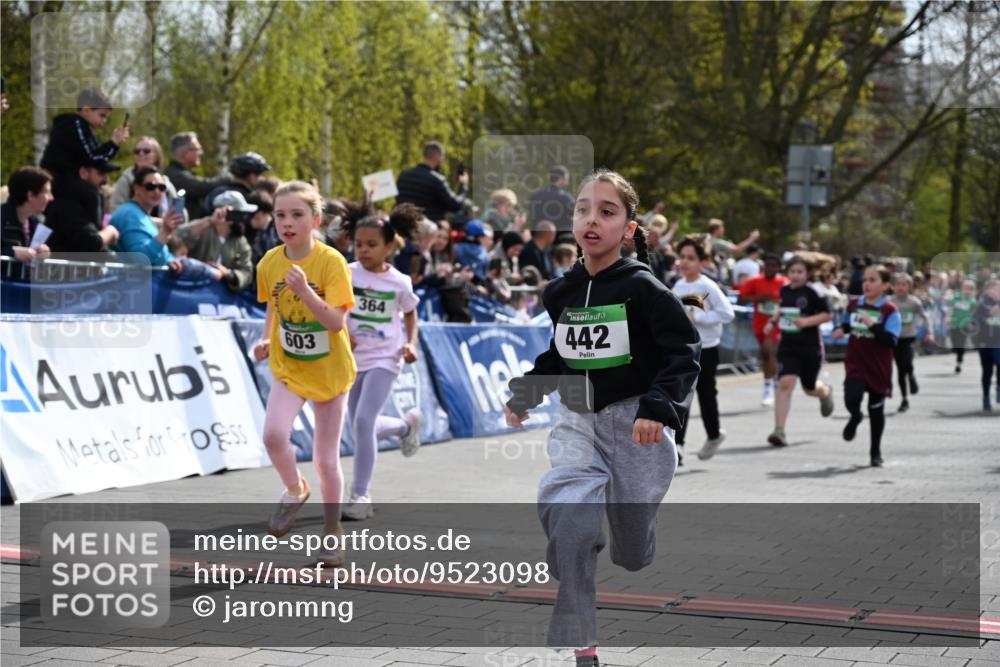 12.04.2026 - 45. Internationalen Wilhelmsburger Insellauf J. Mangold http://msf.ph/oto/9523098 12.04.2026 14:35:40 Ziel 514, 594, 680, 851, 515, 432, 513, 442, 603, 364, 425, 813, 674, 1724, 118, 322, 525 meine-sportfotos.de