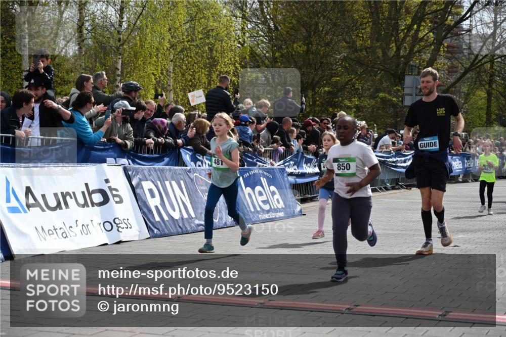 12.04.2026 - 45. Internationalen Wilhelmsburger Insellauf J. Mangold http://msf.ph/oto/9523150 12.04.2026 14:35:49 Ziel 77, 549, 1729, 606, 13, 850, 481, 81 meine-sportfotos.de