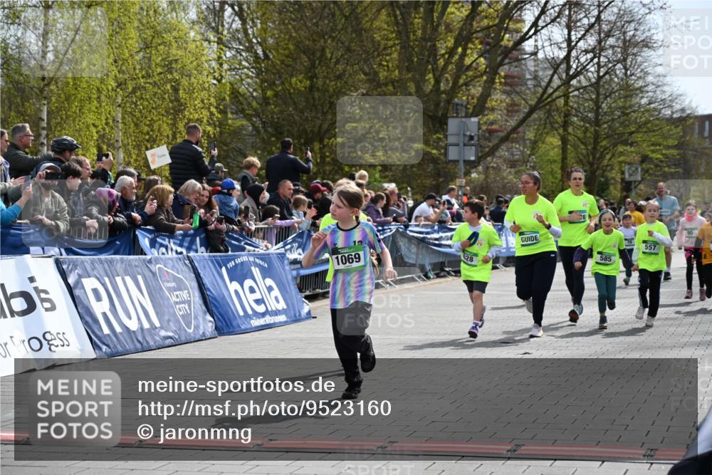 12.04.2026 - 45. Internationalen Wilhelmsburger Insellauf J. Mangold http://msf.ph/oto/9523160 12.04.2026 14:35:53 Ziel 850, 481, 81, 1069, 583, 628, 557, 585 meine-sportfotos.de