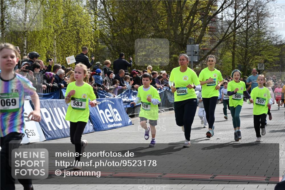 12.04.2026 - 45. Internationalen Wilhelmsburger Insellauf J. Mangold http://msf.ph/oto/9523178 12.04.2026 14:35:55 Ziel 81, 1069, 583, 628, 557, 585, 79, 76, 344, 90 meine-sportfotos.de
