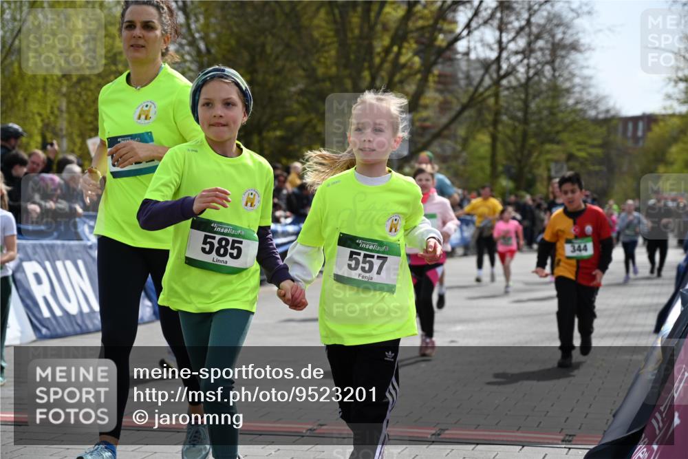 12.04.2026 - 45. Internationalen Wilhelmsburger Insellauf J. Mangold http://msf.ph/oto/9523201 12.04.2026 14:35:58 Ziel 1069, 583, 628, 557, 585, 79, 76, 344, 90, 1732, 847 meine-sportfotos.de