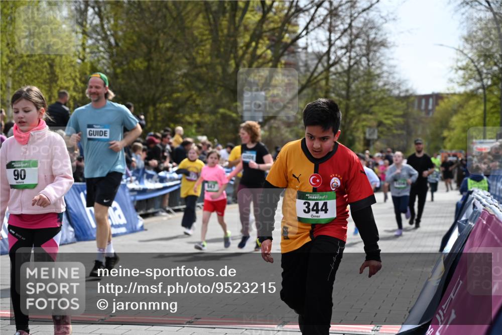 12.04.2026 - 45. Internationalen Wilhelmsburger Insellauf J. Mangold http://msf.ph/oto/9523215 12.04.2026 14:36:00 Ziel 628, 557, 585, 79, 76, 344, 90, 1732, 847, 641, 1056, 411 meine-sportfotos.de