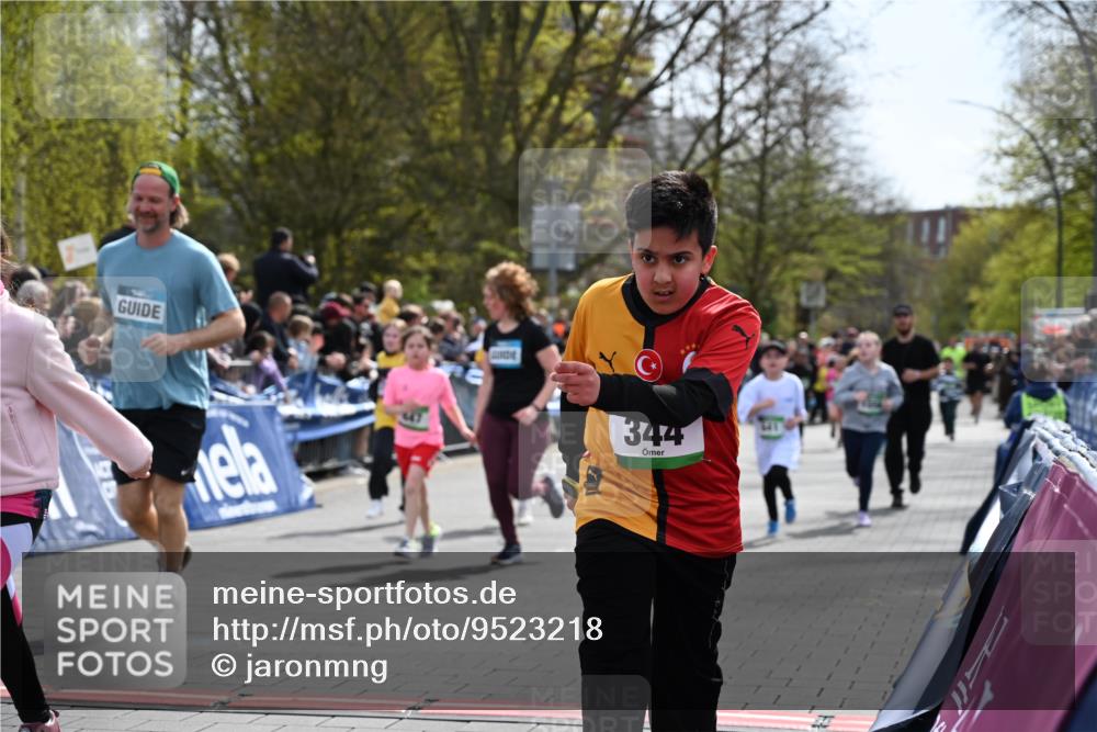 12.04.2026 - 45. Internationalen Wilhelmsburger Insellauf J. Mangold http://msf.ph/oto/9523218 12.04.2026 14:36:00 Ziel 628, 557, 585, 79, 76, 344, 90, 1732, 847, 641, 1056, 411 meine-sportfotos.de