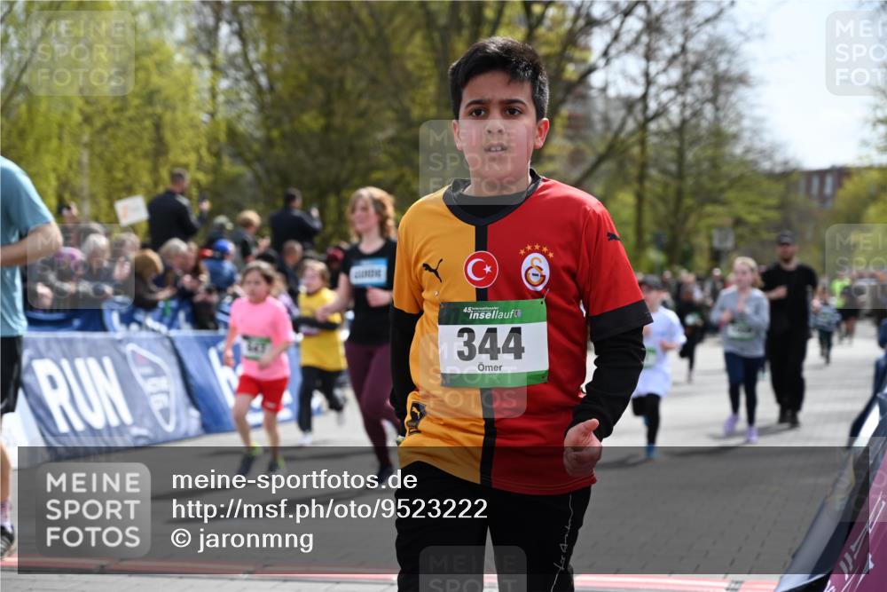 12.04.2026 - 45. Internationalen Wilhelmsburger Insellauf J. Mangold http://msf.ph/oto/9523222 12.04.2026 14:36:01 Ziel 79, 76, 344, 90, 1732, 847, 641, 1056, 411 meine-sportfotos.de