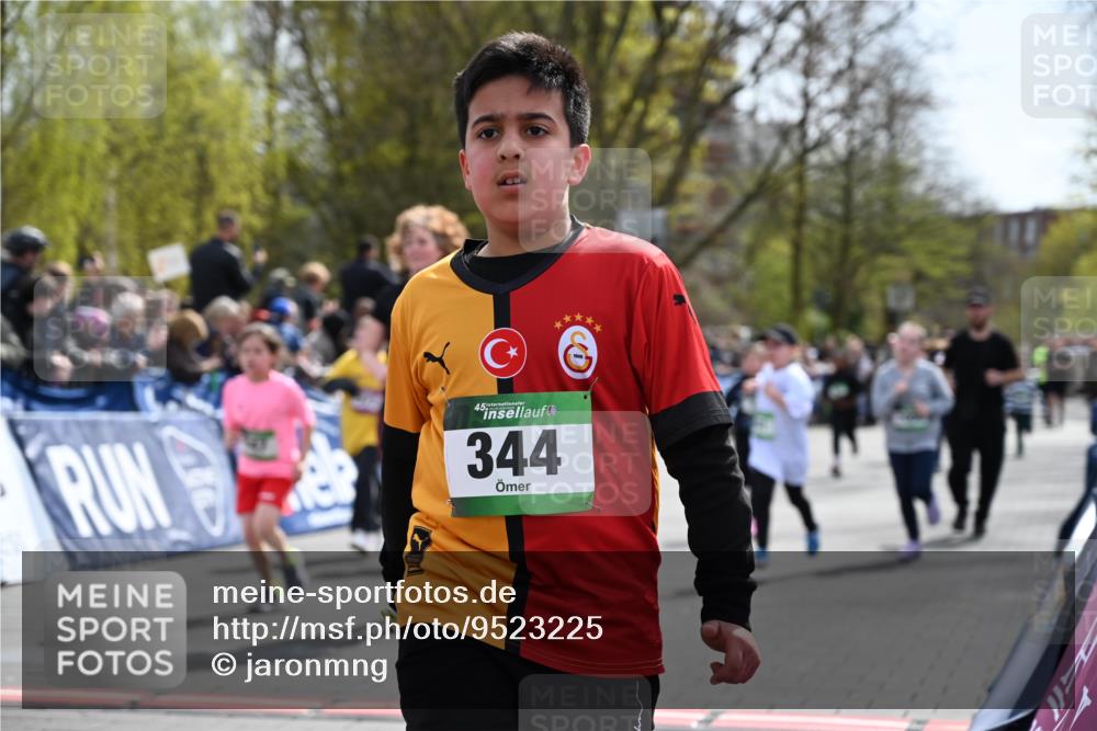 12.04.2026 - 45. Internationalen Wilhelmsburger Insellauf J. Mangold http://msf.ph/oto/9523225 12.04.2026 14:36:01 Ziel 79, 76, 344, 90, 1732, 847, 641, 1056, 411 meine-sportfotos.de