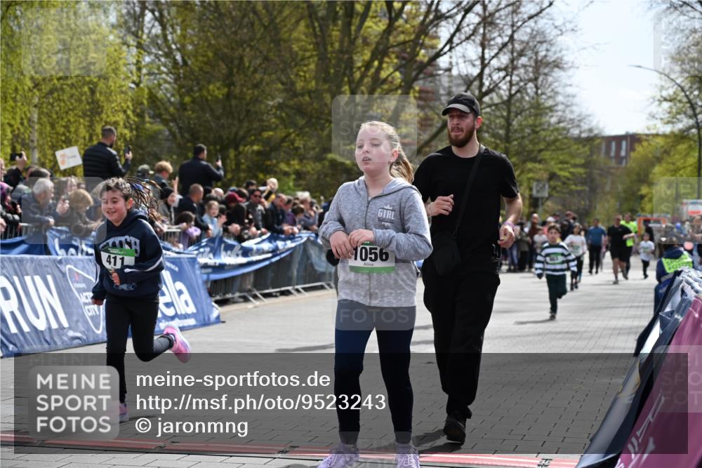 12.04.2026 - 45. Internationalen Wilhelmsburger Insellauf J. Mangold http://msf.ph/oto/9523243 12.04.2026 14:36:05 Ziel 847, 641, 1056, 411, 93, 148, 1710, 863 meine-sportfotos.de
