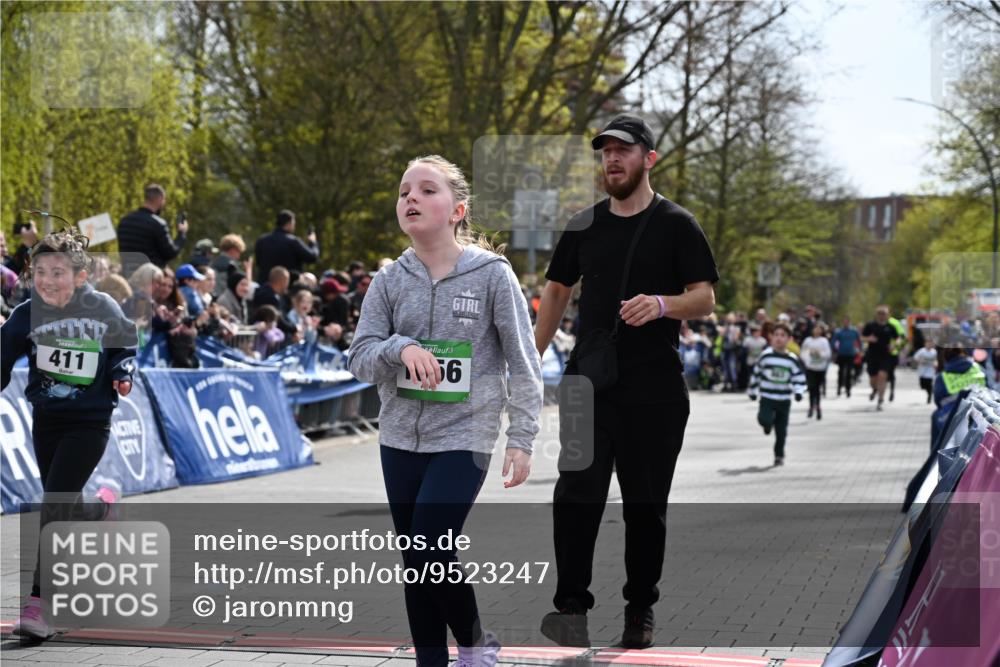 12.04.2026 - 45. Internationalen Wilhelmsburger Insellauf J. Mangold http://msf.ph/oto/9523247 12.04.2026 14:36:05 Ziel 847, 641, 1056, 411, 93, 148, 1710, 863 meine-sportfotos.de