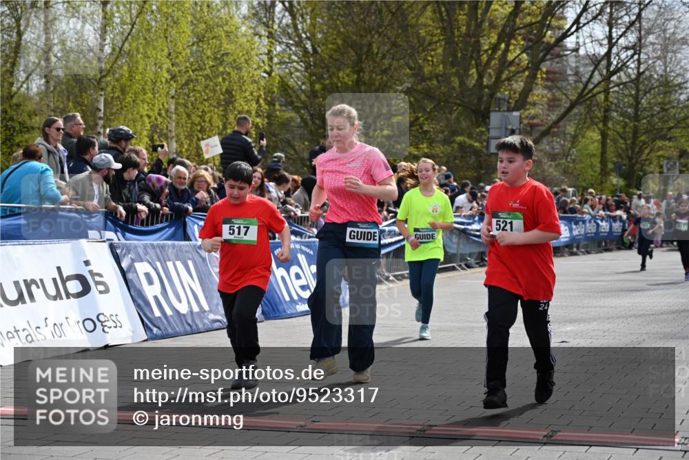 12.04.2026 - 45. Internationalen Wilhelmsburger Insellauf J. Mangold http://msf.ph/oto/9523317 12.04.2026 14:36:20 Ziel 1024, 517, 521 meine-sportfotos.de