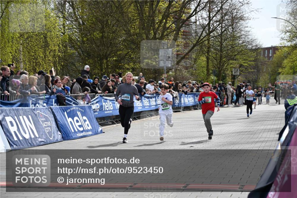 12.04.2026 - 45. Internationalen Wilhelmsburger Insellauf J. Mangold http://msf.ph/oto/9523450 12.04.2026 14:36:56 Ziel 644, 511, 650 meine-sportfotos.de