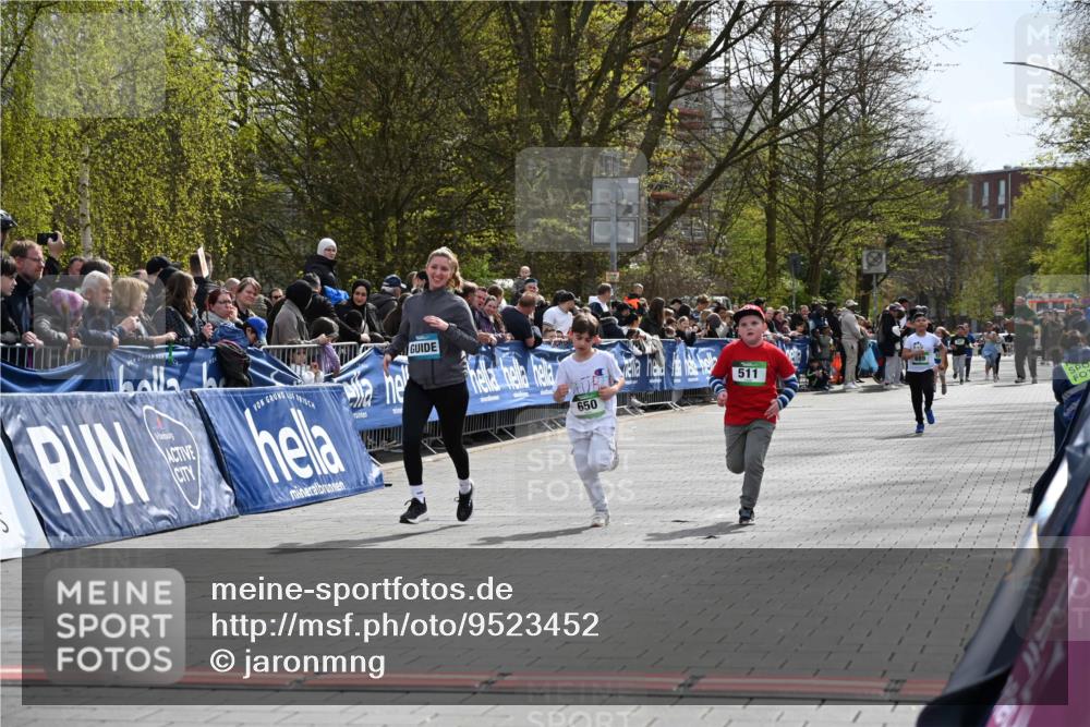 12.04.2026 - 45. Internationalen Wilhelmsburger Insellauf J. Mangold http://msf.ph/oto/9523452 12.04.2026 14:36:56 Ziel 644, 511, 650 meine-sportfotos.de