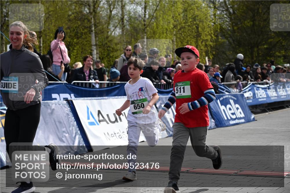 12.04.2026 - 45. Internationalen Wilhelmsburger Insellauf J. Mangold http://msf.ph/oto/9523476 12.04.2026 14:36:58 Ziel 644, 511, 650, 689 meine-sportfotos.de